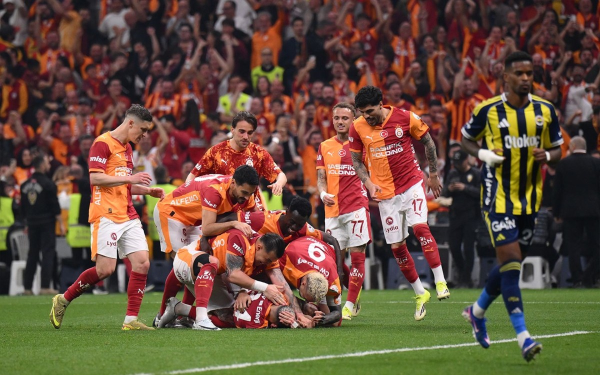 Galatasaray Derbide Fenerbahçe’yi Farklı Geçti: 3-0